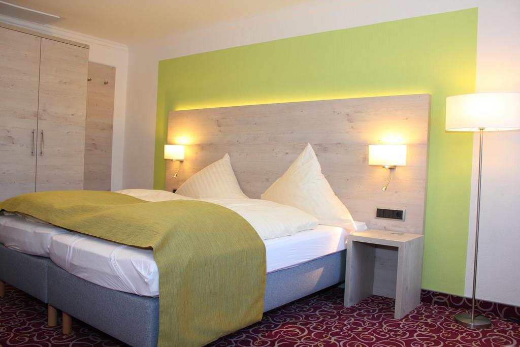 Hotel Buegener Gronau  Rum bild