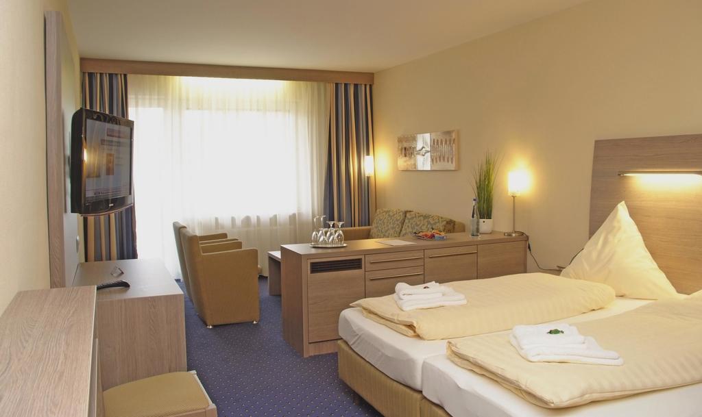 Hotel Buegener Gronau  Rum bild